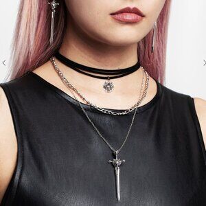 DISTURBIA Longclaw Layered Necklace